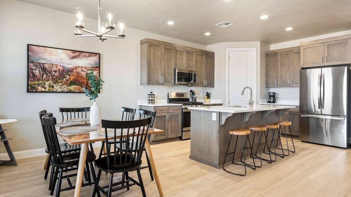 Washington House | Sand Dune Villa: Dog-Friendly, Hot Tub, Pickleball
