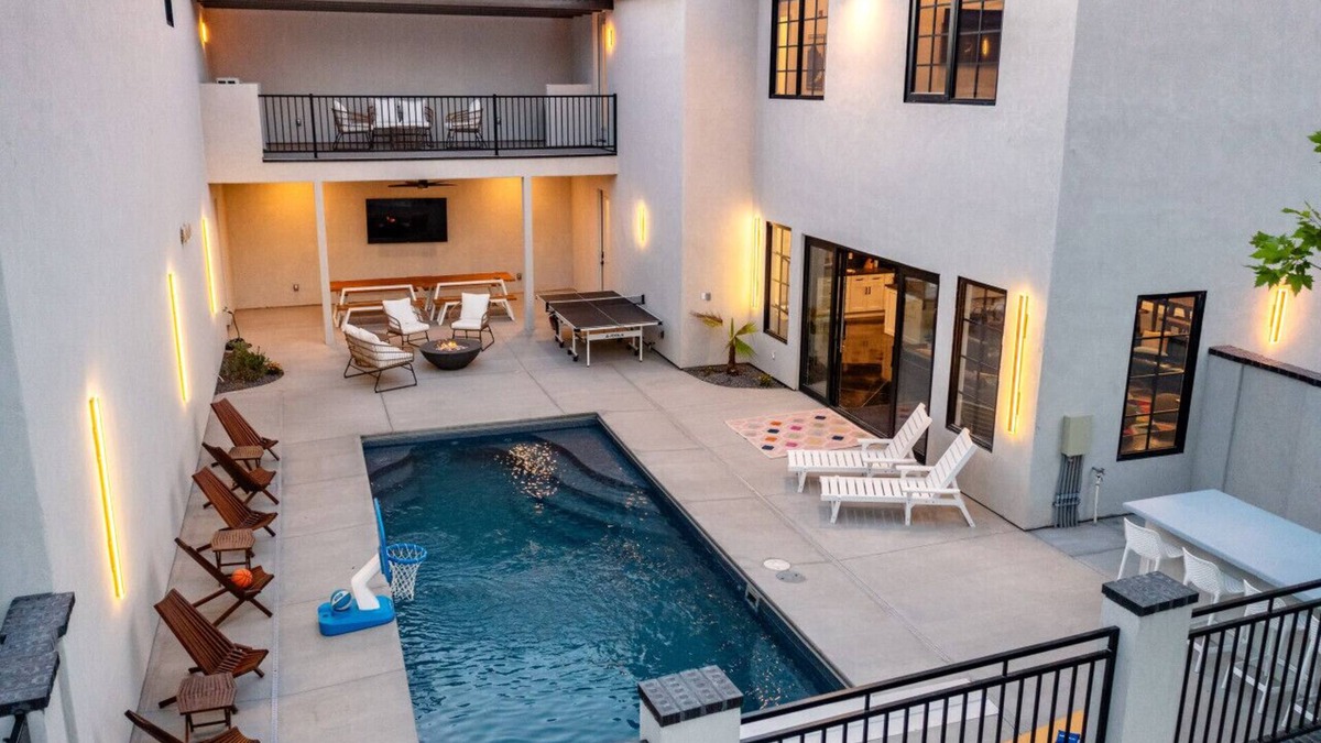 Hurricane House | Sand Hollow Escape - Private pool- Sleeps up to 20!