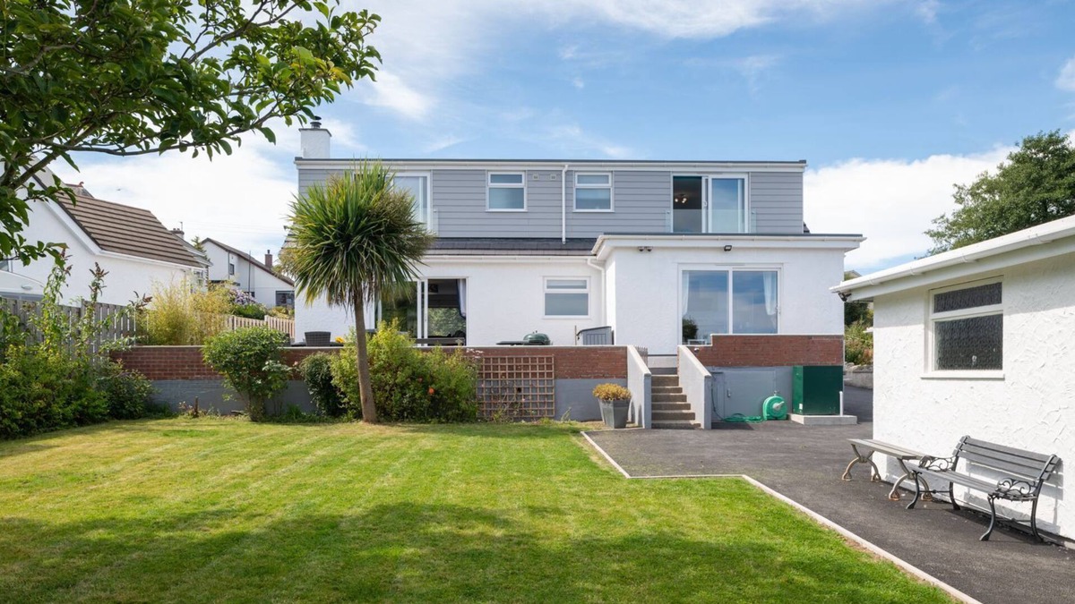 Benllech House | Sandaig: Pet-Friendly 4‑Bed Home with Sea Views in Benllech | Managed by Anglesey Holiday Lettings