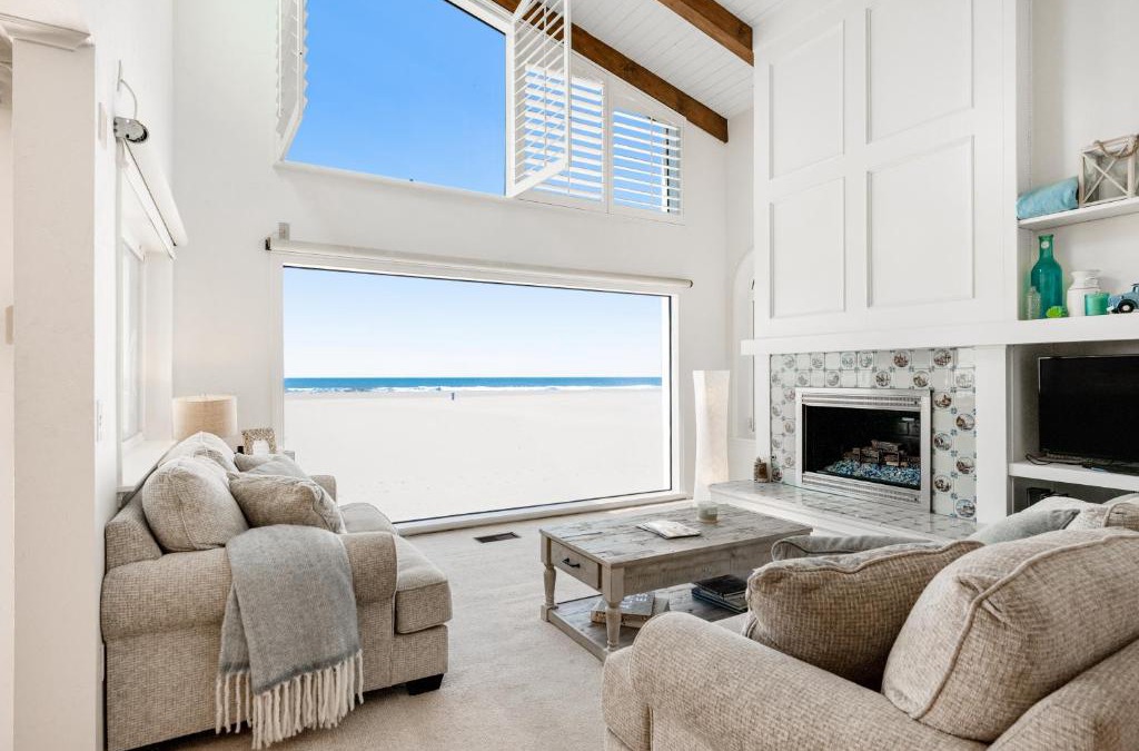 Hollywood Beach House | Sandcastle by the Sea