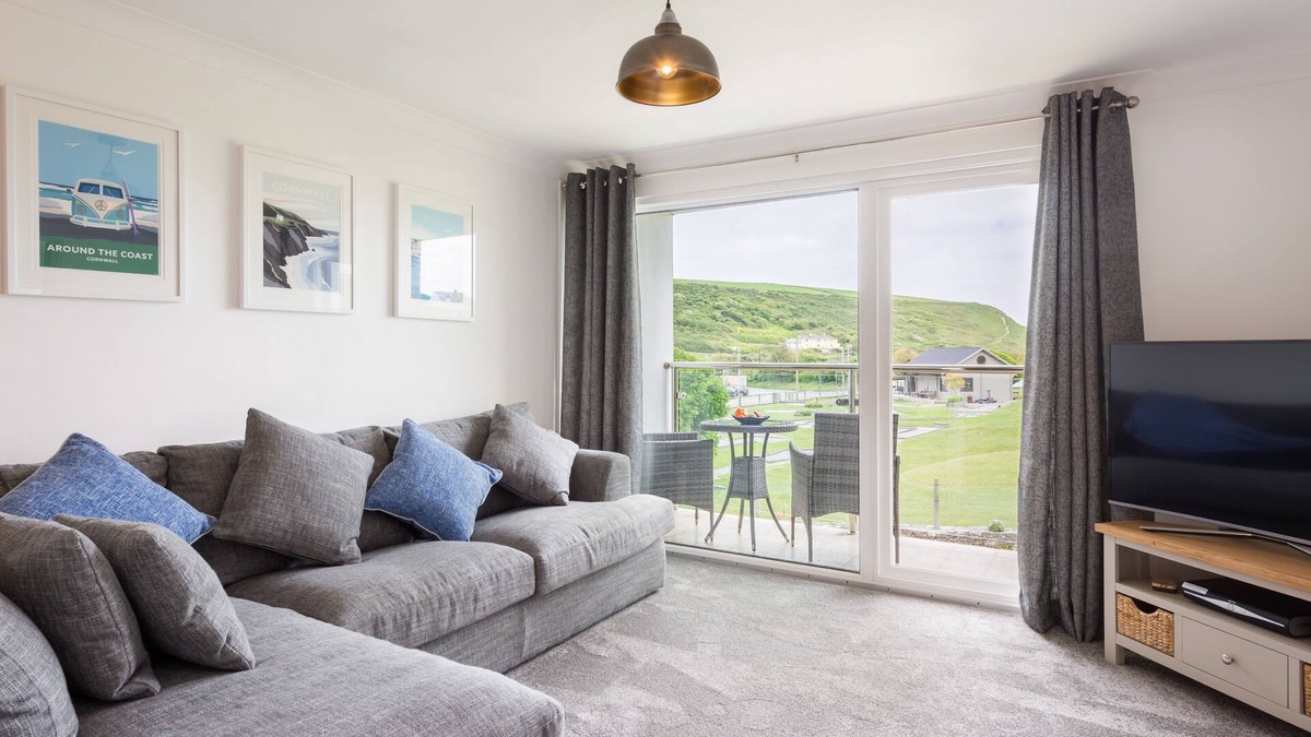 Mawgan Porth Apartment | Sandcastles offers a delightful two-bedroom self-catering apartment