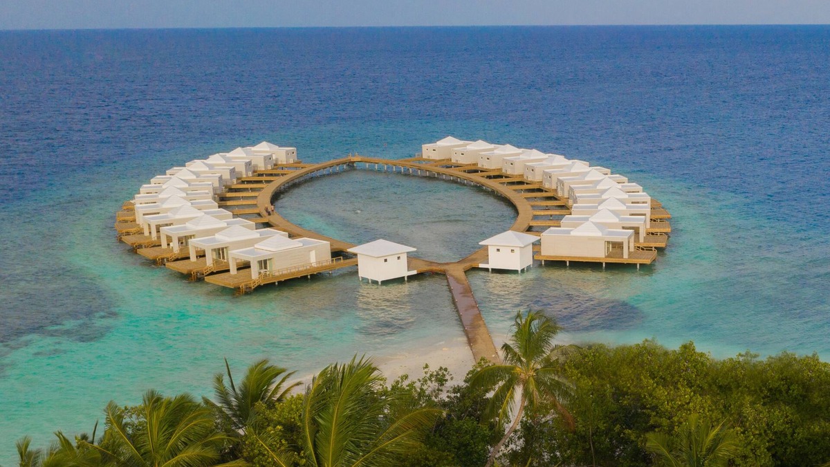 Bathala Island Hotel | Sandies Bathala