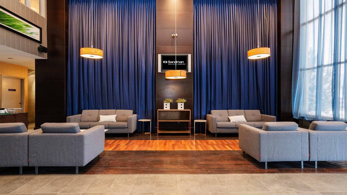 Northwest Calgary Hotel | Sandman Hotels & Suites Calgary West