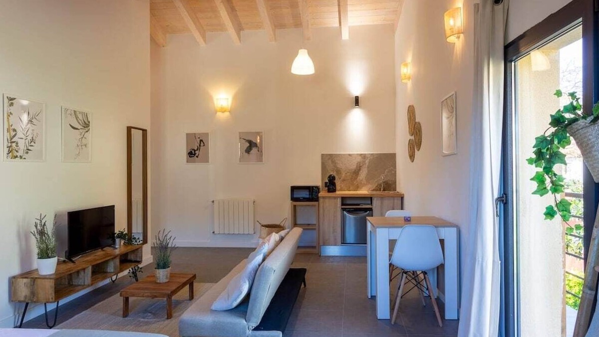 Villafufre Cottage | Sandoñana · by Wehomes · Old Palace Lodge DA10