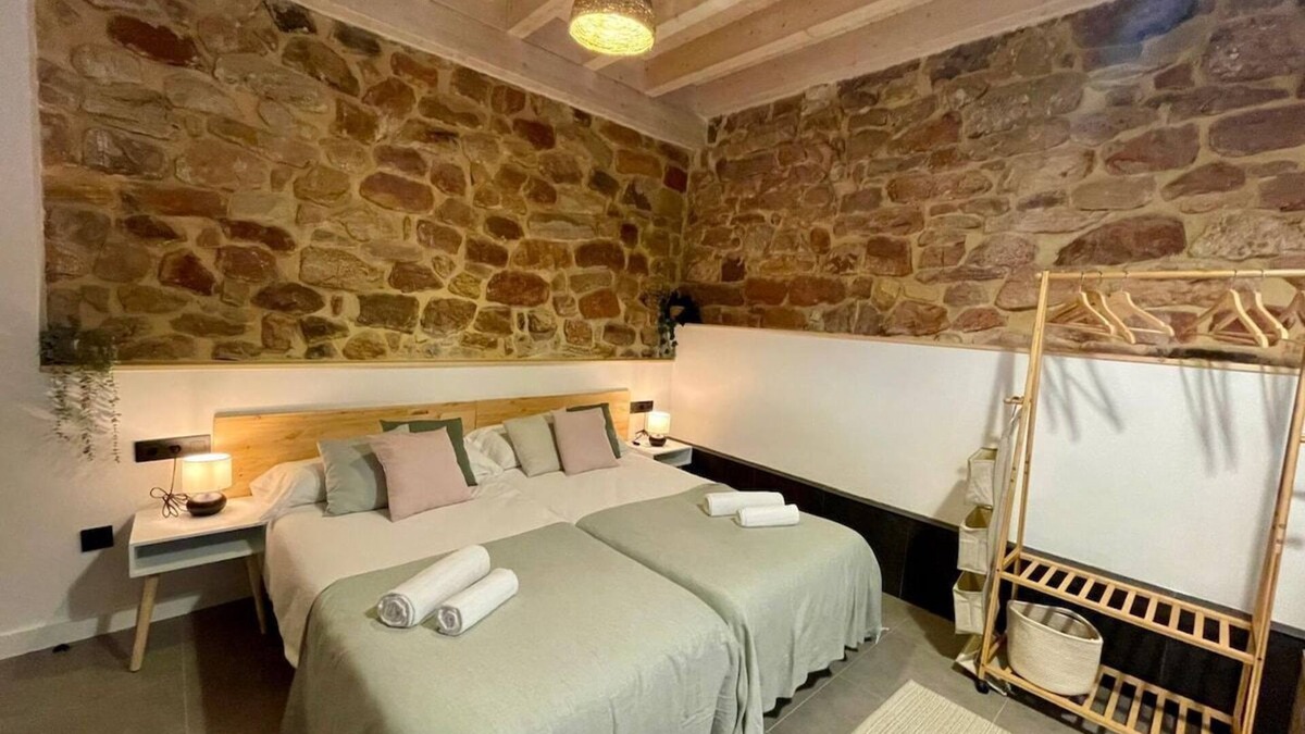 Villafufre Other | Sandoñana · by Wehomes · Old Palace Lodge DC3