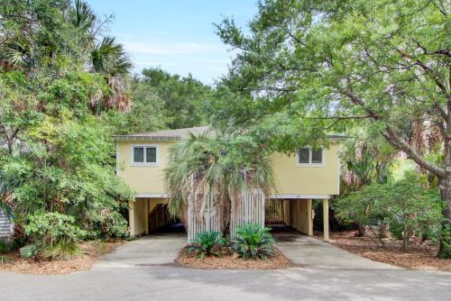 Isle of Palms House | Sandpiper Court 14 by Wild Dunes, with Amenities