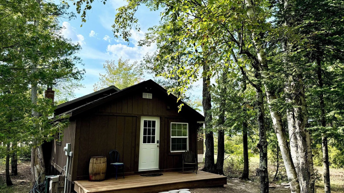 Rumely Cabin | SandRiver Cabin -Relax on the mouth of the SandRiver with views of Lake Superior
