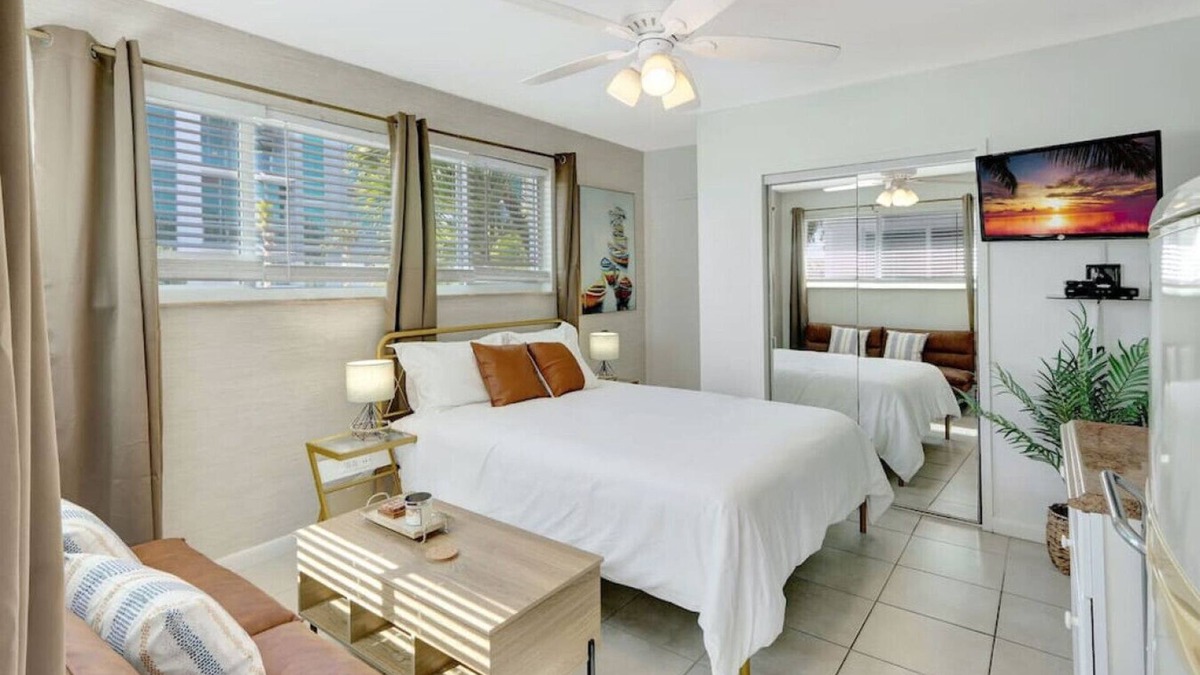 Hollywood Apartment | Sandscape Haven Hollywood Beach Studio w/Parking