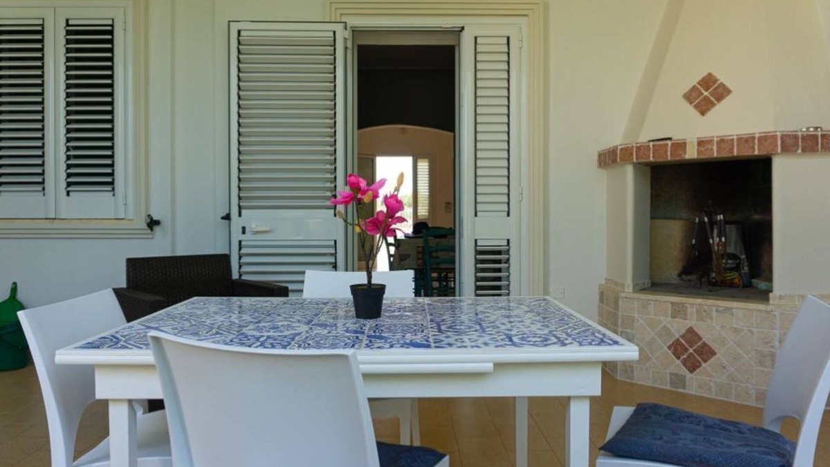 Torre San Giovanni House | sandy beach house