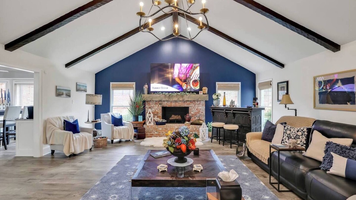 Sandy Springs House | Sandy Springs Executive Retreat
