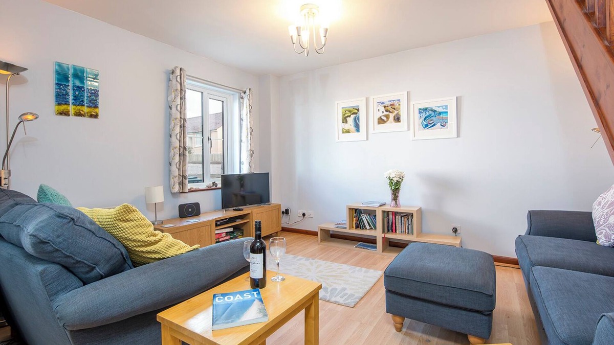 Little Haven House | Sandy Toes, Holiday Home Broad Haven, Sleeps 4, 2 bedrooms, bathrooms