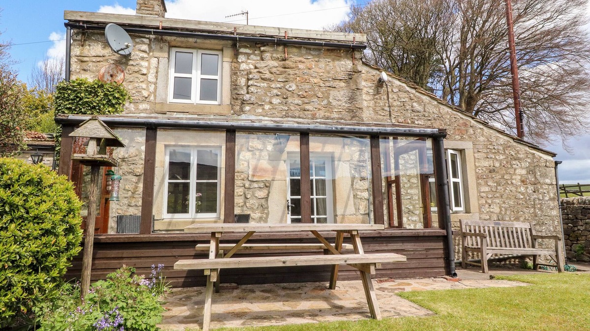 Burnsall Cottage | SANDYWOOD, pet friendly, character holiday cottage in Burnsall