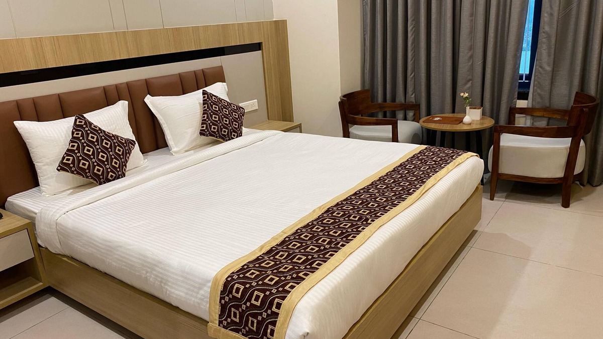 Hyderabad Hotel | Sangam Hotel By Sameeksha Hospitality