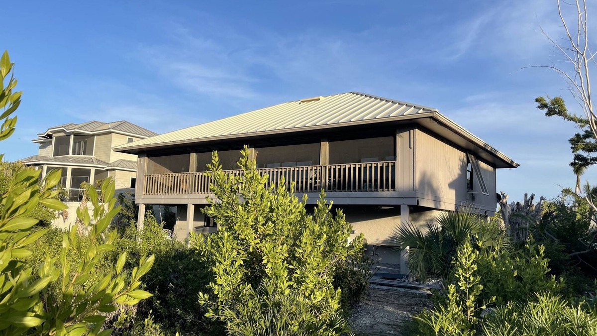 Gulf Pines House | SANIBEL ISLAND HOME IN PRIVATE BEACH COMMUNITY