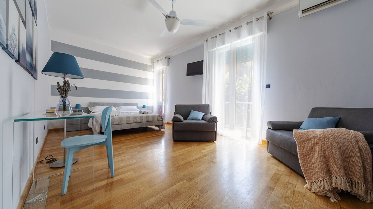 San Donato-San Vitale Apartment | Sant'Orsola Colorful Huge Apartment