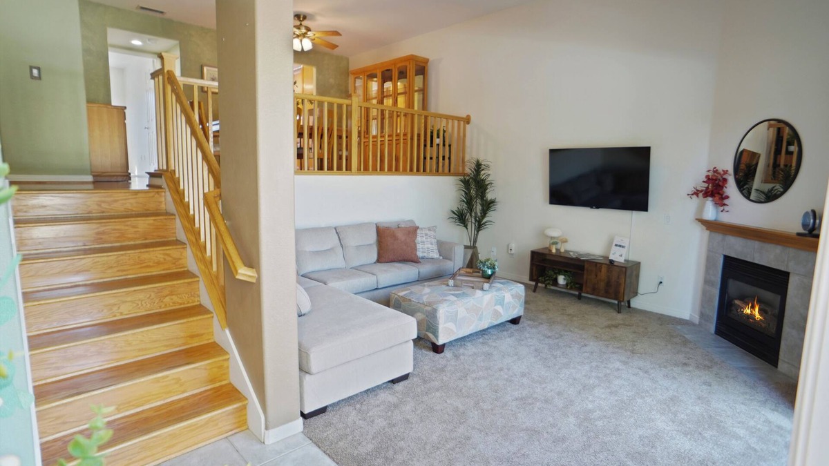 Stevenson Ranch House | Santa Clarita Luxury Retreat min. from Magic Mtn, the Cube, Hurricane Harbor.