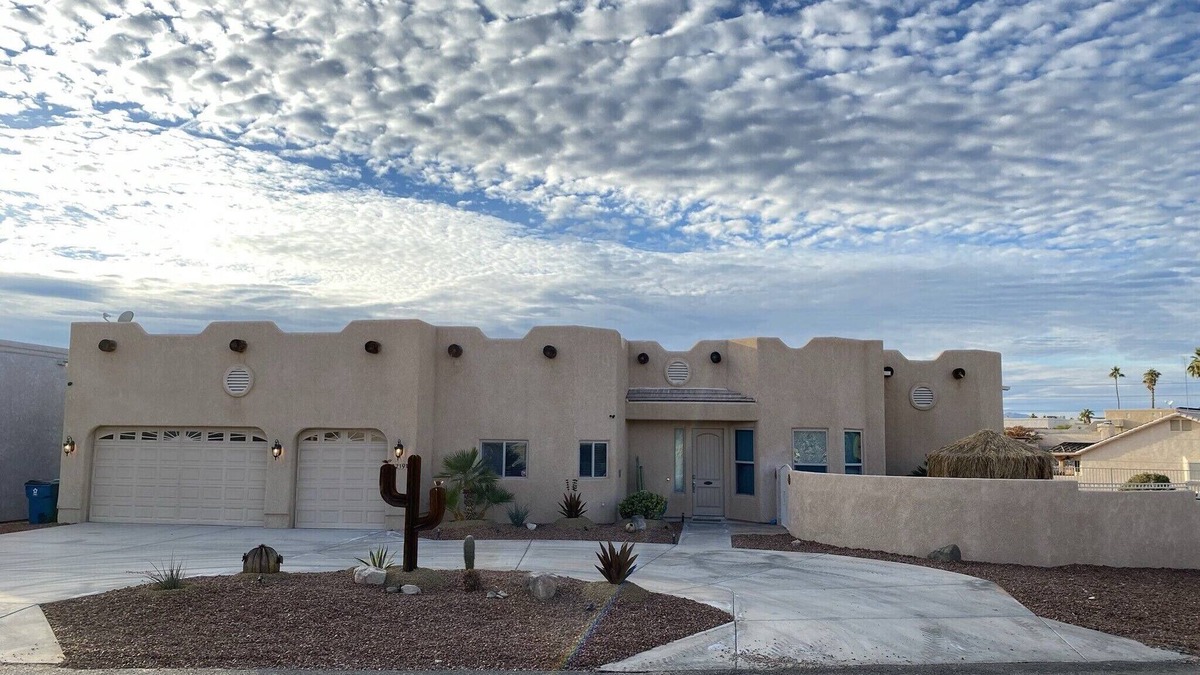 Residential Estates House | Santa Fe Lake Escape
