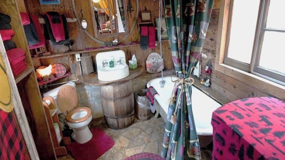 Glen Rose Cabin | Santa Fe Railcar Cabin - River Access