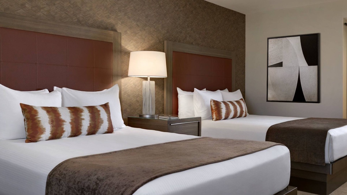Centennial Hills Resort | Santa Fe Station Hotel & Casino