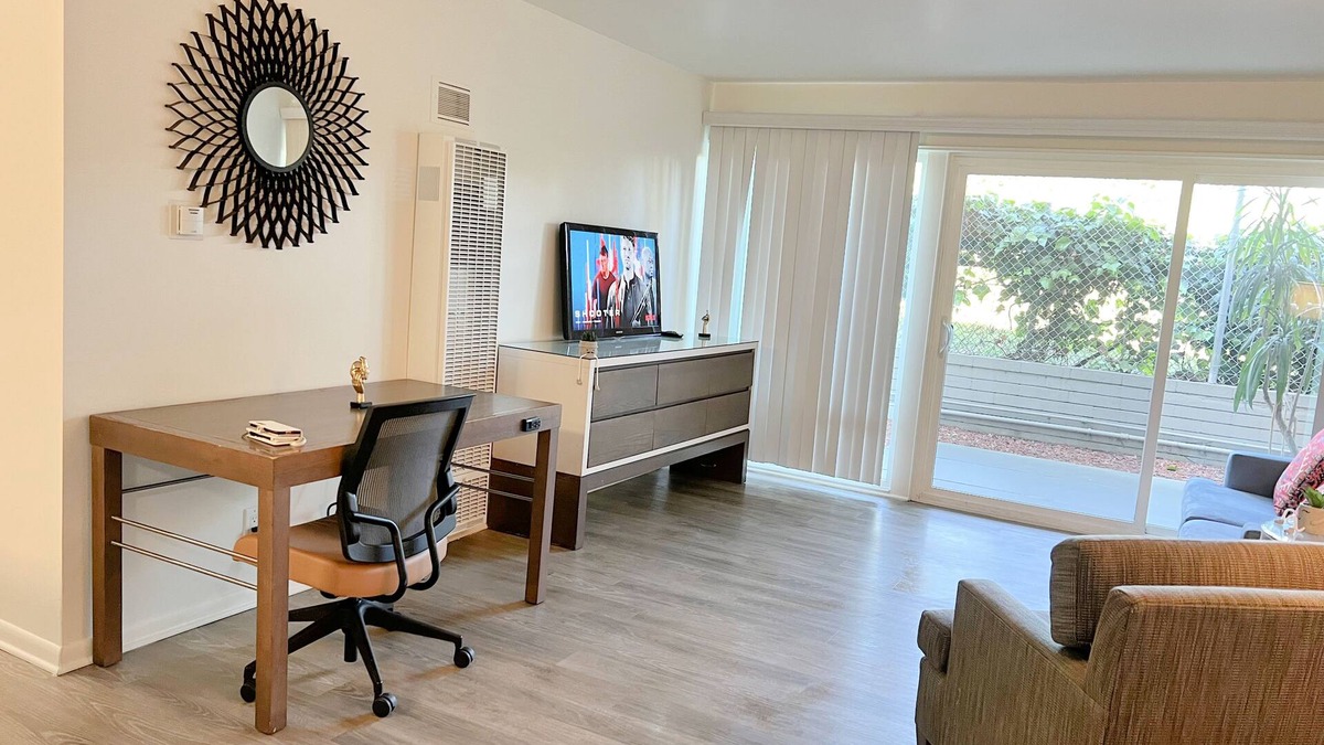 Sawtelle Hotel | Santa Monica Bliss Cozy 1BR Apartment w/Resort Vibes