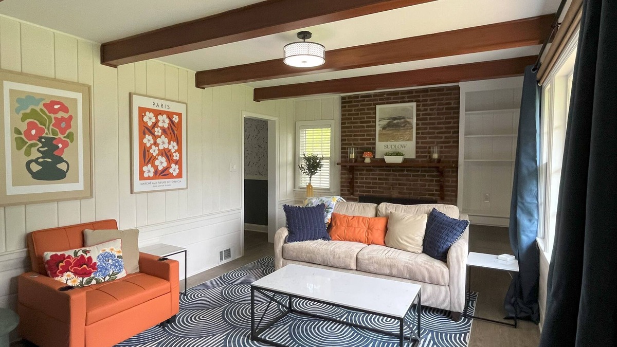 Winston - Salem House | Sapphire Shire - The Most Charming Home Near Wake Forest University!