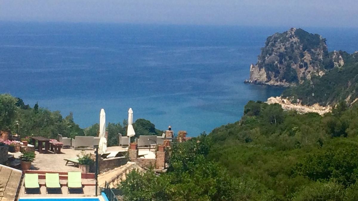 Parelia Villa | Sapphire Villa - A Piece Of Harmony And Relaxation With A Private Garden.