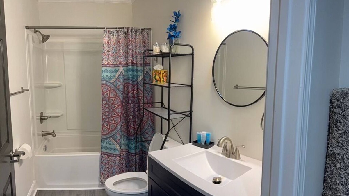 Rockingham House | Sarah's HousenRare-Gem! Charming 3-bedroom house in Central Rockingham with AC
