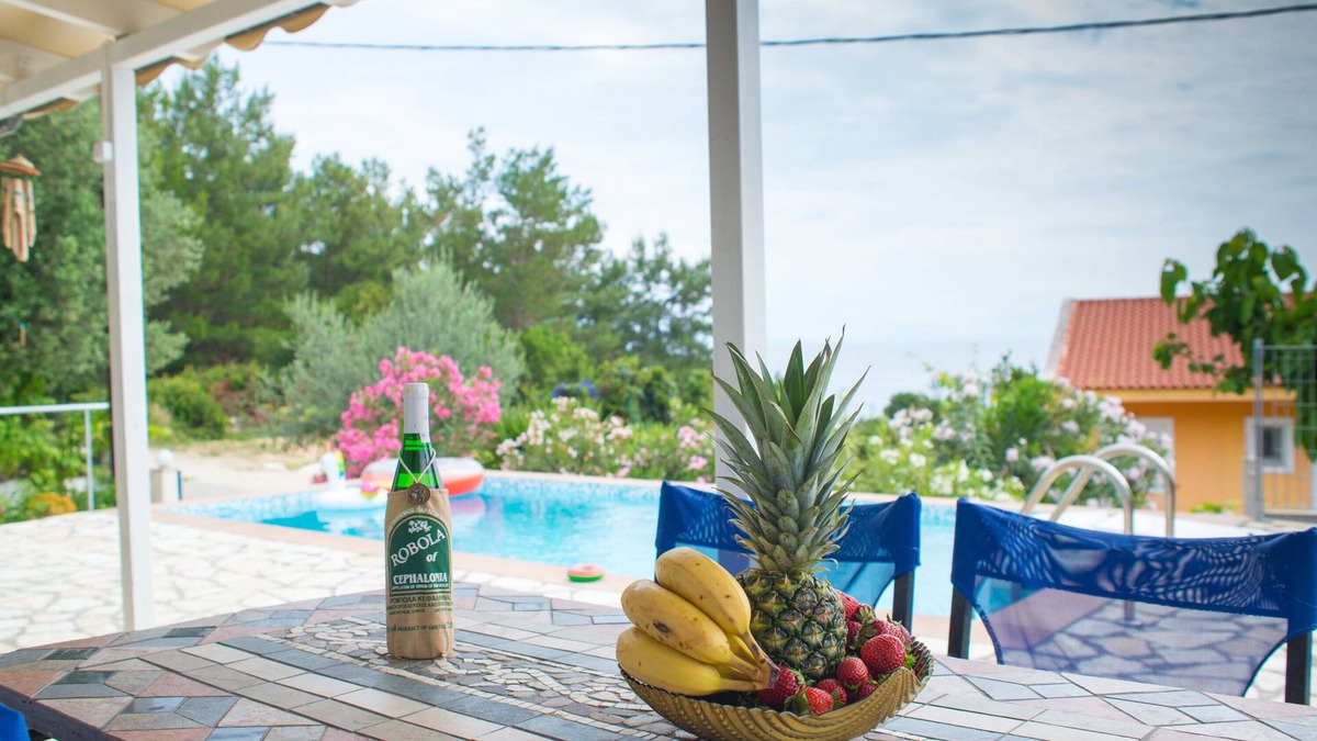 Eleios-Pronnoi Cottage | Sarakiniko cottage with private pool
