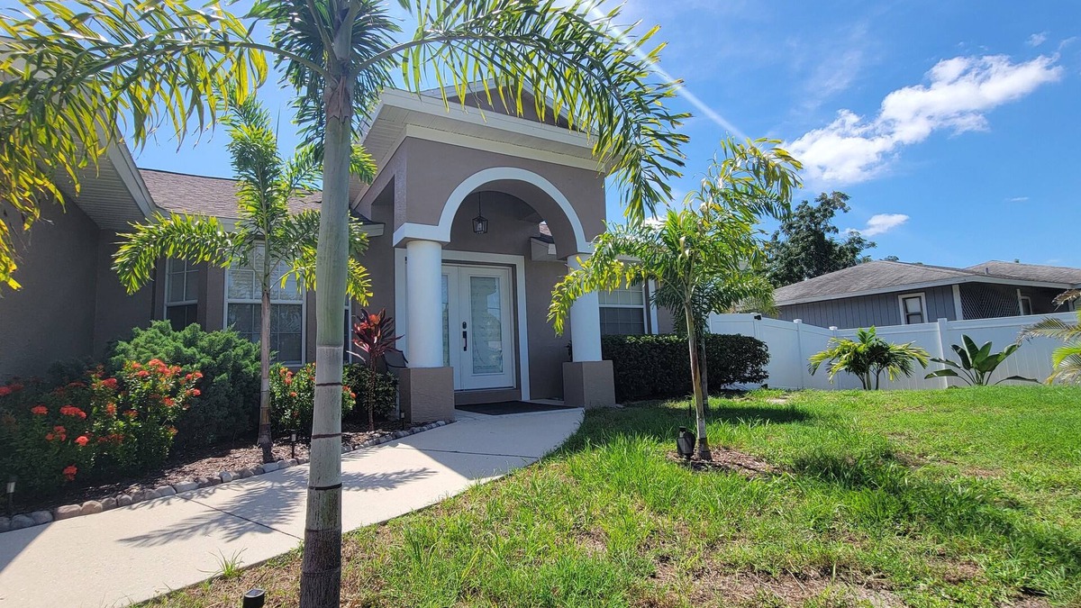 Vamo House | Sarasota home in the Heart of the Gulfs most beautiful beaches.
