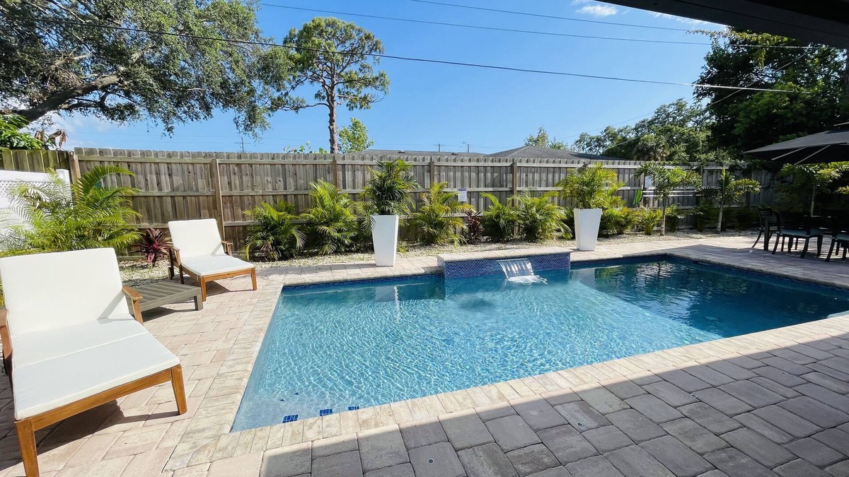 South Gate Ridge House | Sarasota Paradise Heated Pool Home Near Siesta Key Beach