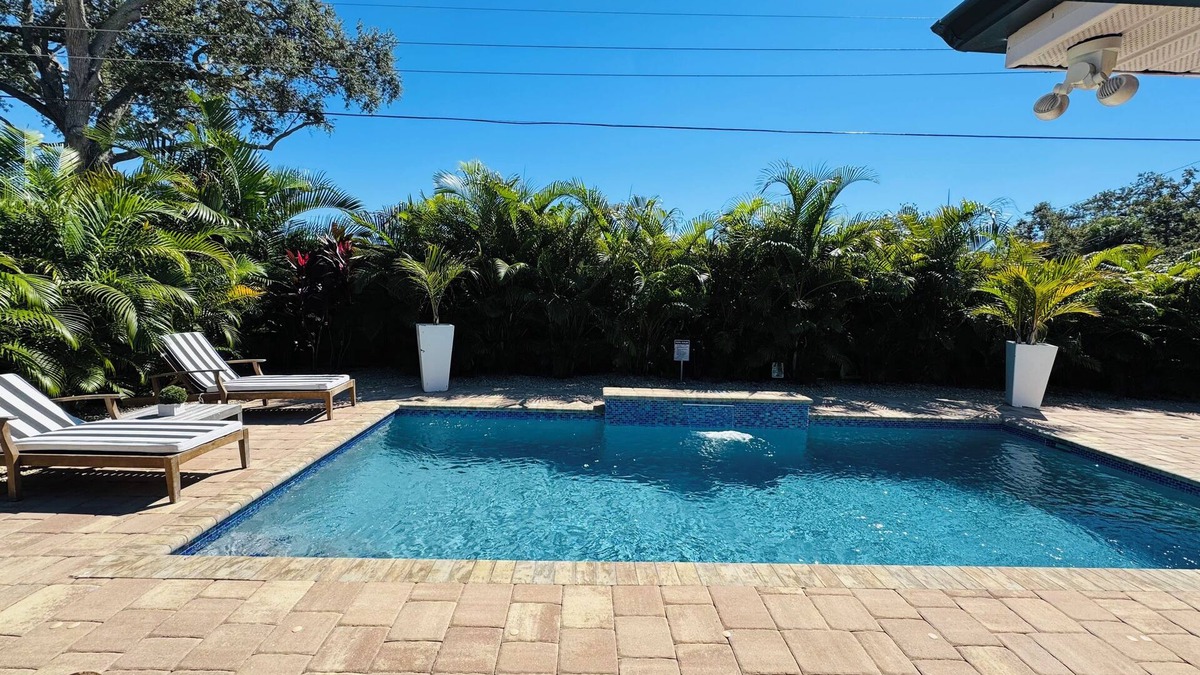 South Gate Ridge House | Sarasota Paradise Heated Pool Home Close to Siesta Key Beach.