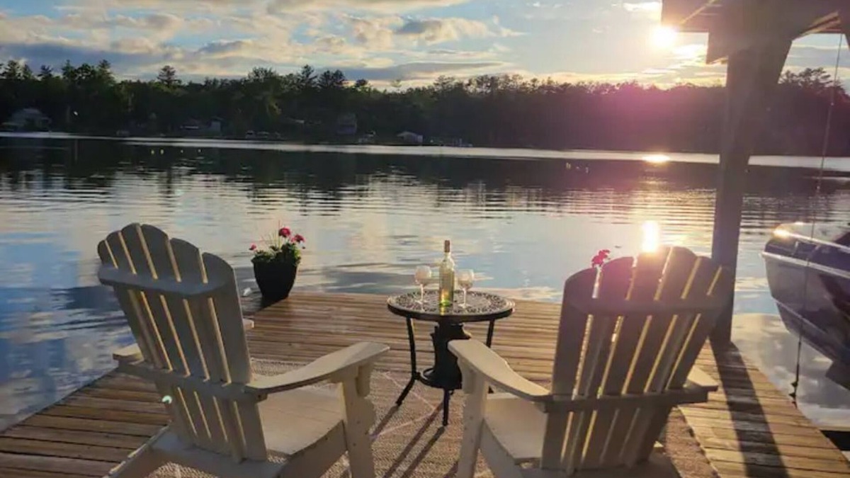 Rotterdam Junction House | Saratoga County Track Rental, 6 bedroom lake house with indoor pool & hot tub