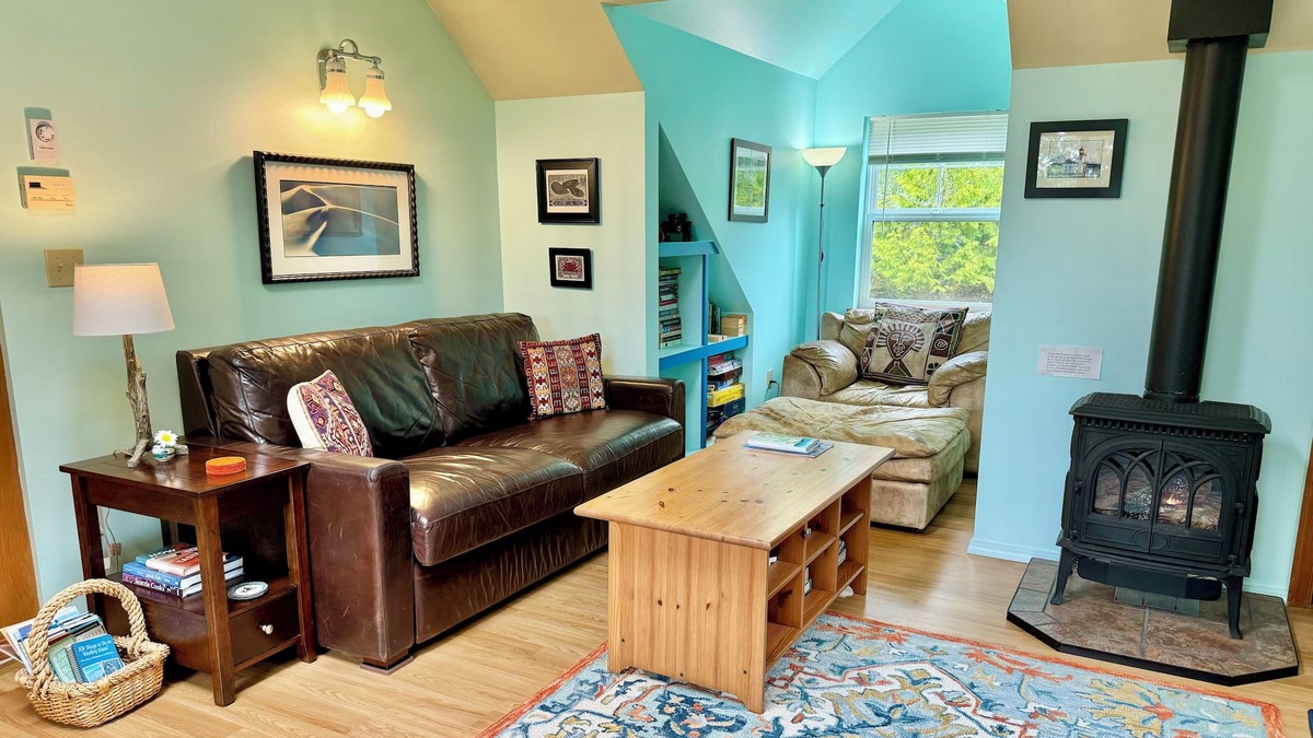 Langley Cottage | Saratoga Guest Cottage. Quiet & Tranquil Hideaway, Mountain & Ocean View