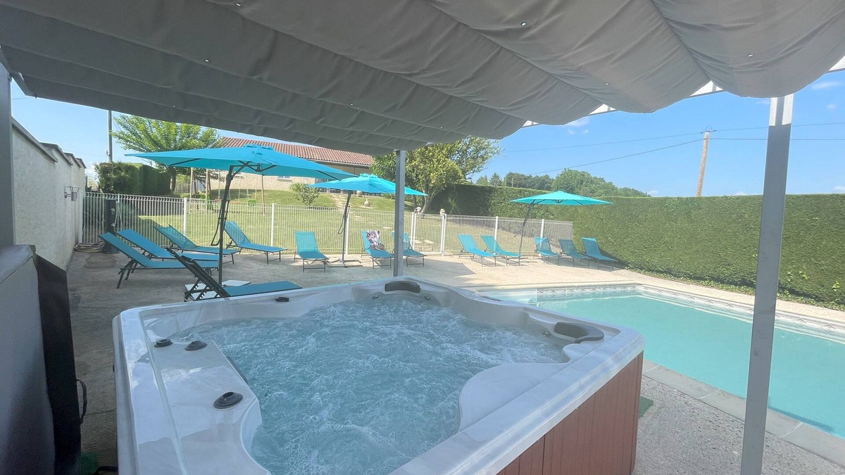 Sarlat-la-Caneda House | SARLAT-LA-CANEDA: Private pool HEATED-JACUZZI-LINGE HOUSE-BEDDING XL-CLIM