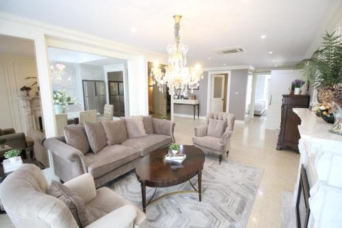 Chan Kasem Apartment | SASHA HOUSE