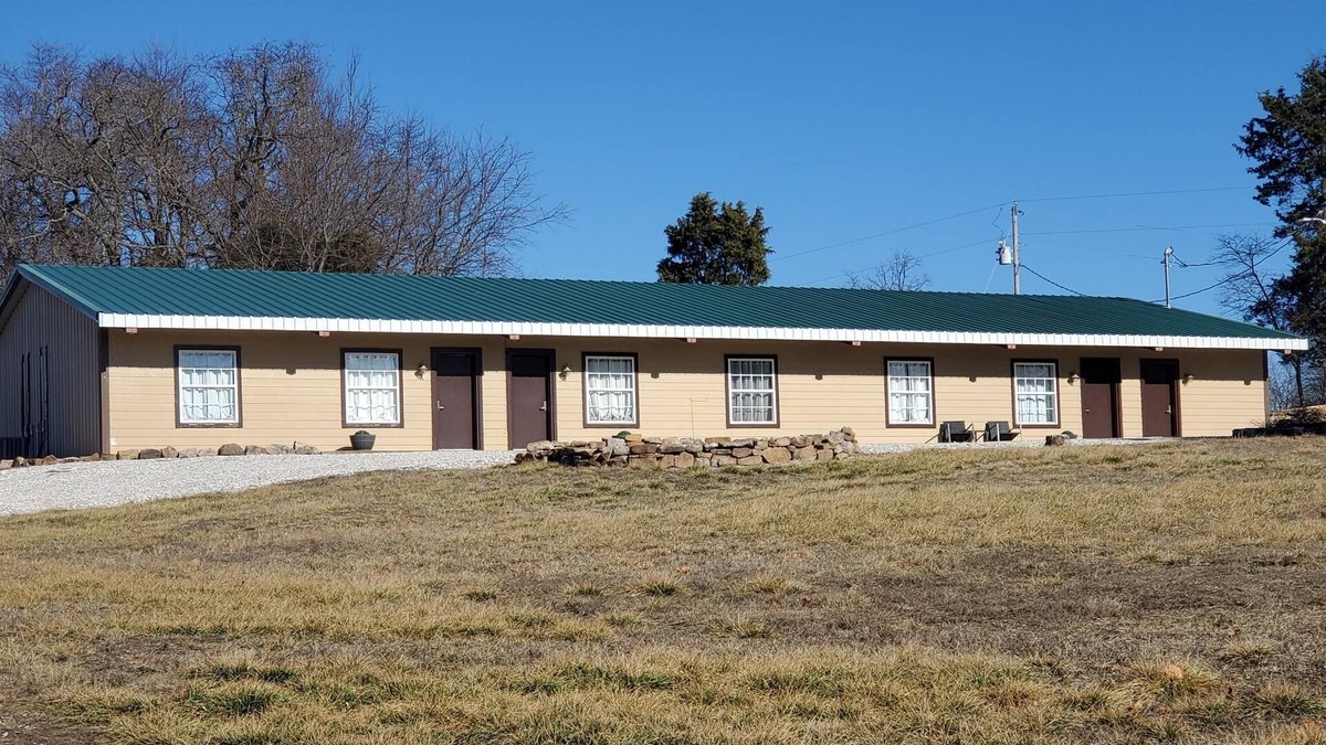 Garfield Apartment | Sassafras Inn/Unit A - Close to Marina & Boat Launch; 30 min to Eureka Springs