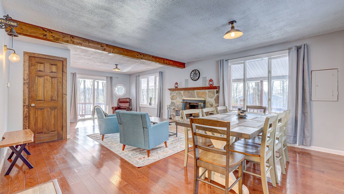 East Stroudsburg House | SAUNA | GAMEROOM | SPACIOUS | POCONO RETREAT | BBQ