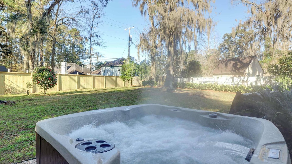 Savannah House | Savannah Escape~Hot Tub, Dog Friendly, Wifi & W/D