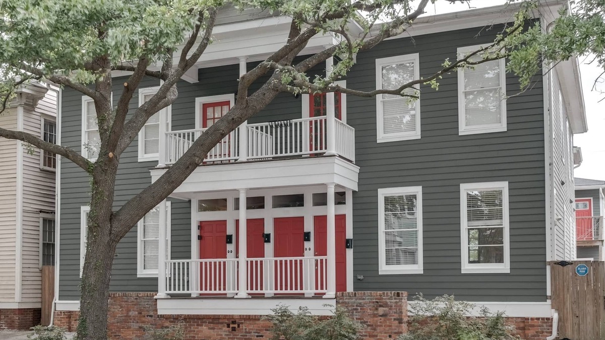 Beach Institute Condo | Savannah Historic District - Affordable & Spacious near Forsyth Park