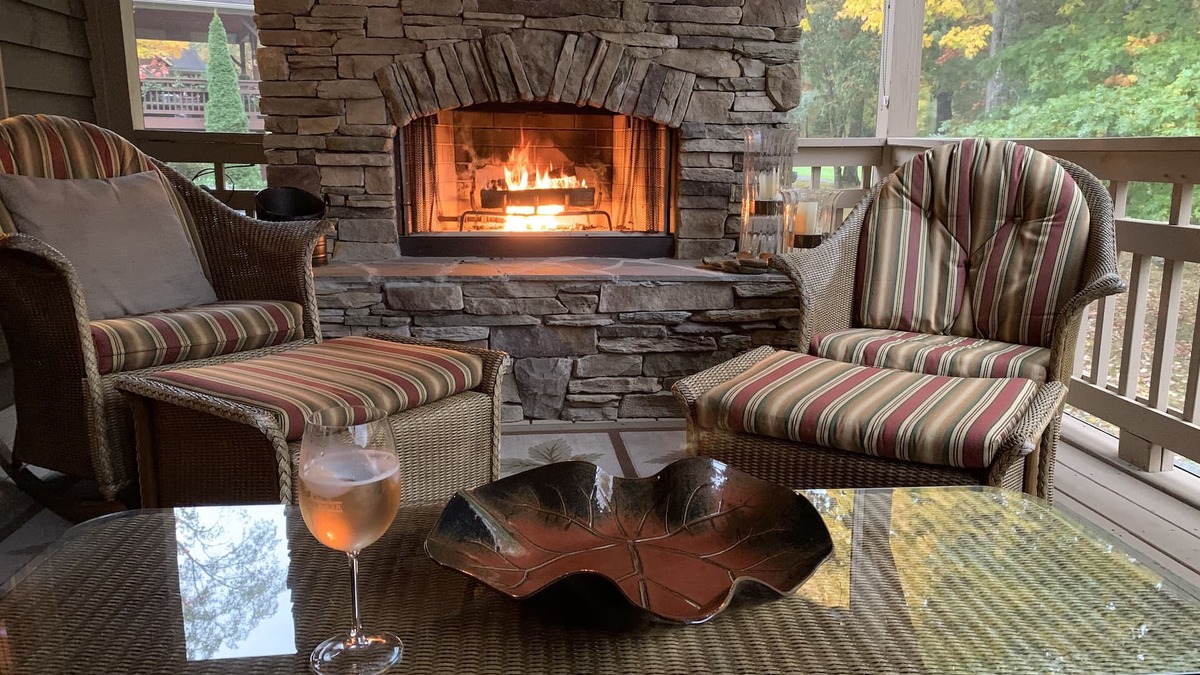 Cullowhee House | SAVE ON HOLIDAYS AND 2026 RATES Relax in the Mountains, Fireplaces & Waterfalls