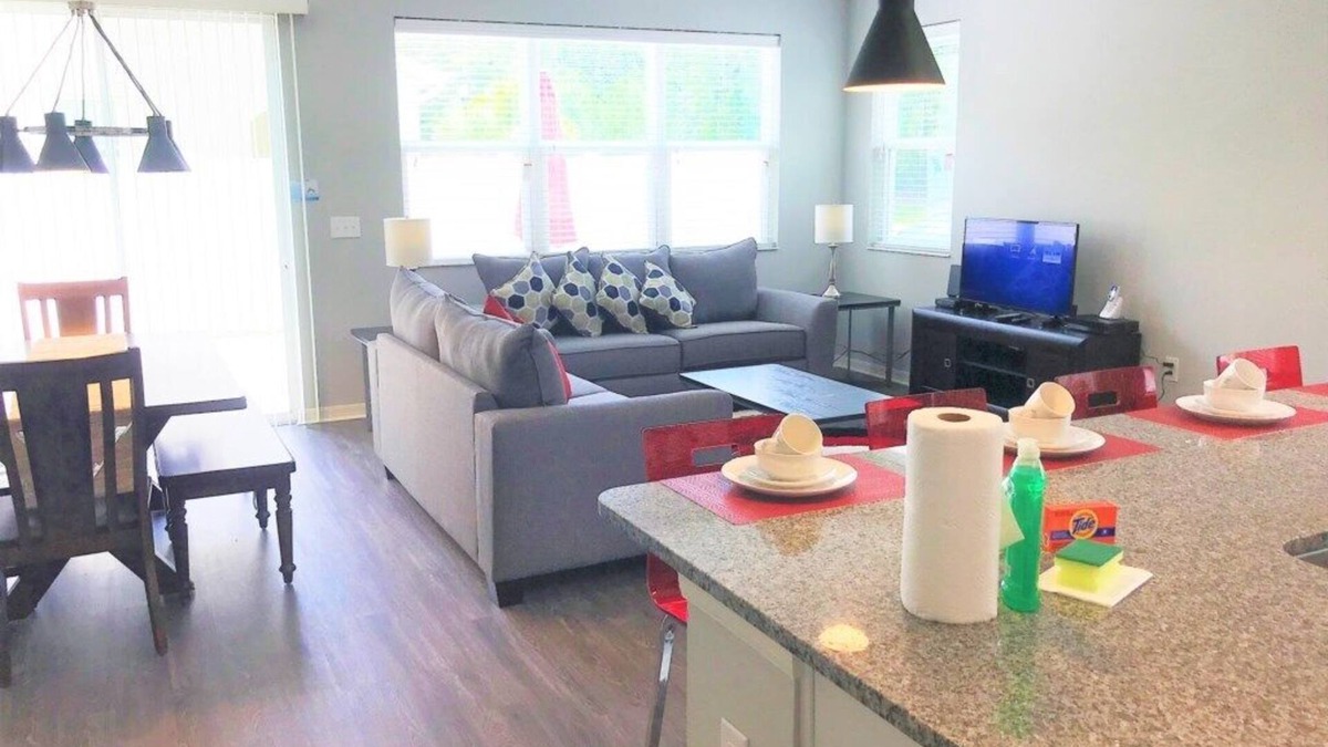 Kissimmee House | Save This September | Spacious 4BR Villa | Sleeps 11 Near Parks