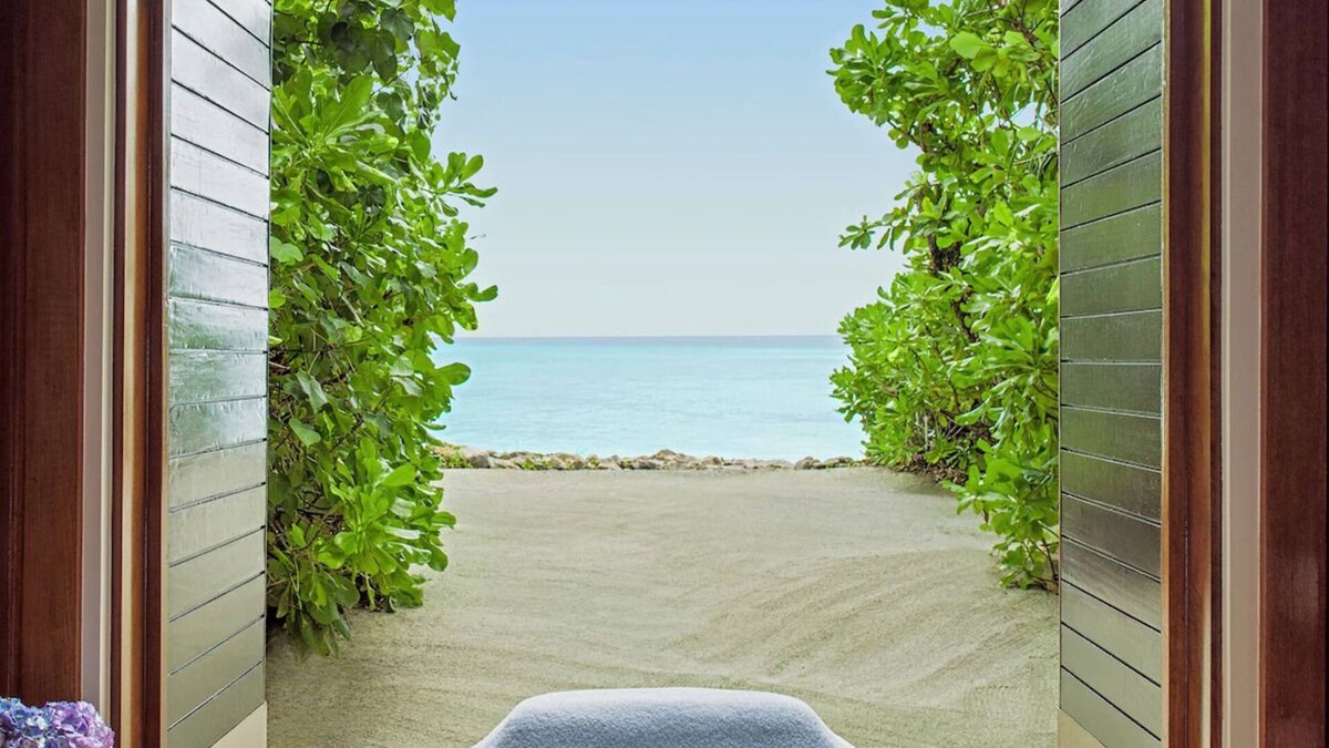 Reethi Rah Hotel | Savor An Exhilarating Experience! Direct Beach Access, Beach View, Outdoor Pool