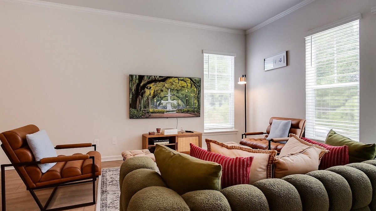 Pooler House | SavvyRetreat KingBed-Pool-Gym-15 Mins to Downtown SAV