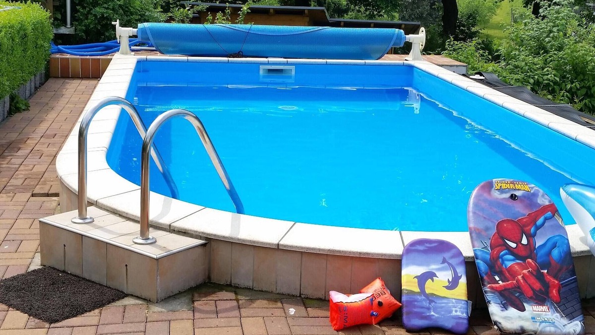 Sebnitz House | Saxon Switzerland vacation apartment with balcony, wood-burning stove, garden, pool & sauna