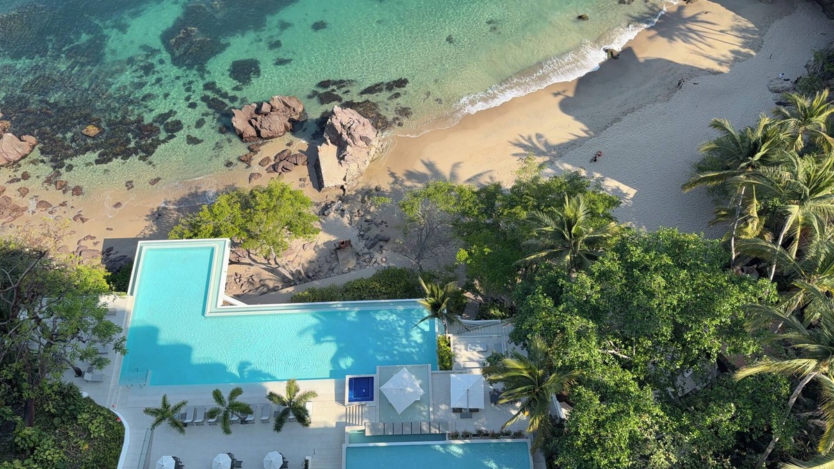 Amapas Apartment | Sayan Beach 3BR | 2,400 Sq Ft Condo + Oceanview Terrace, 3 BR Sayan Oceanfront Luxury 2500 SF