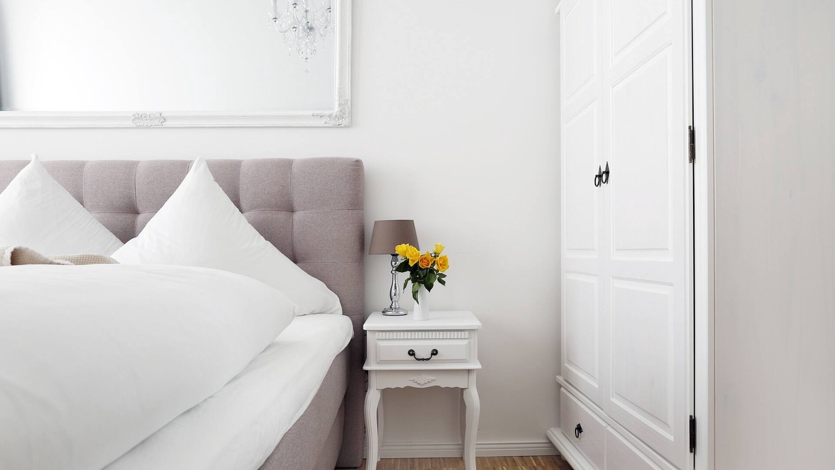 Charlottenburg Apartment | SC 1 box spring beds 70 sqm 3 rooms + balcony + elevator