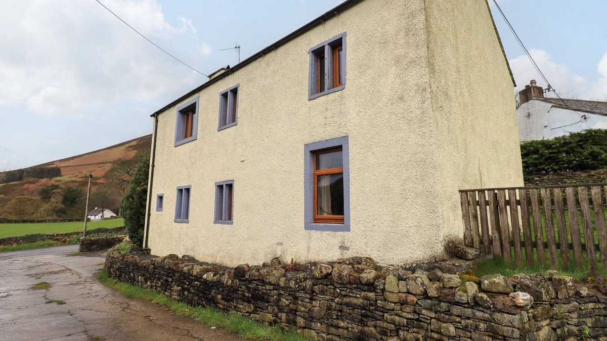 Cockermouth Cottage | SCALES COTTAGE, pet friendly, character holiday cottage in Lorton