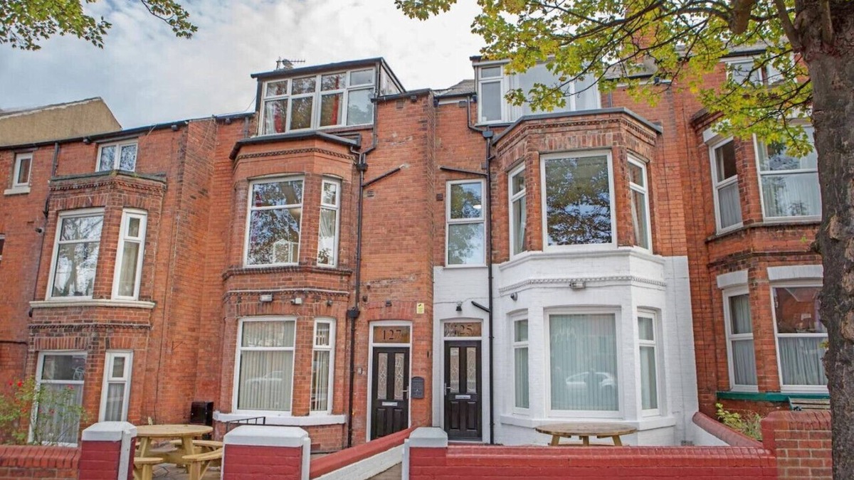 Scarborough House | Scarborough Stays The Ravines i - with Hot Tub