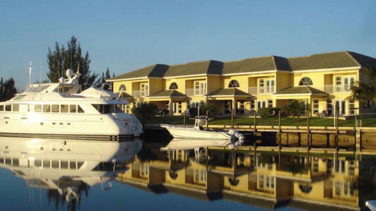Bell Channel Bay Condo | Scarborough Villas #2 · Luxurious Villa - Deepwater Channel - Docks & Pool
