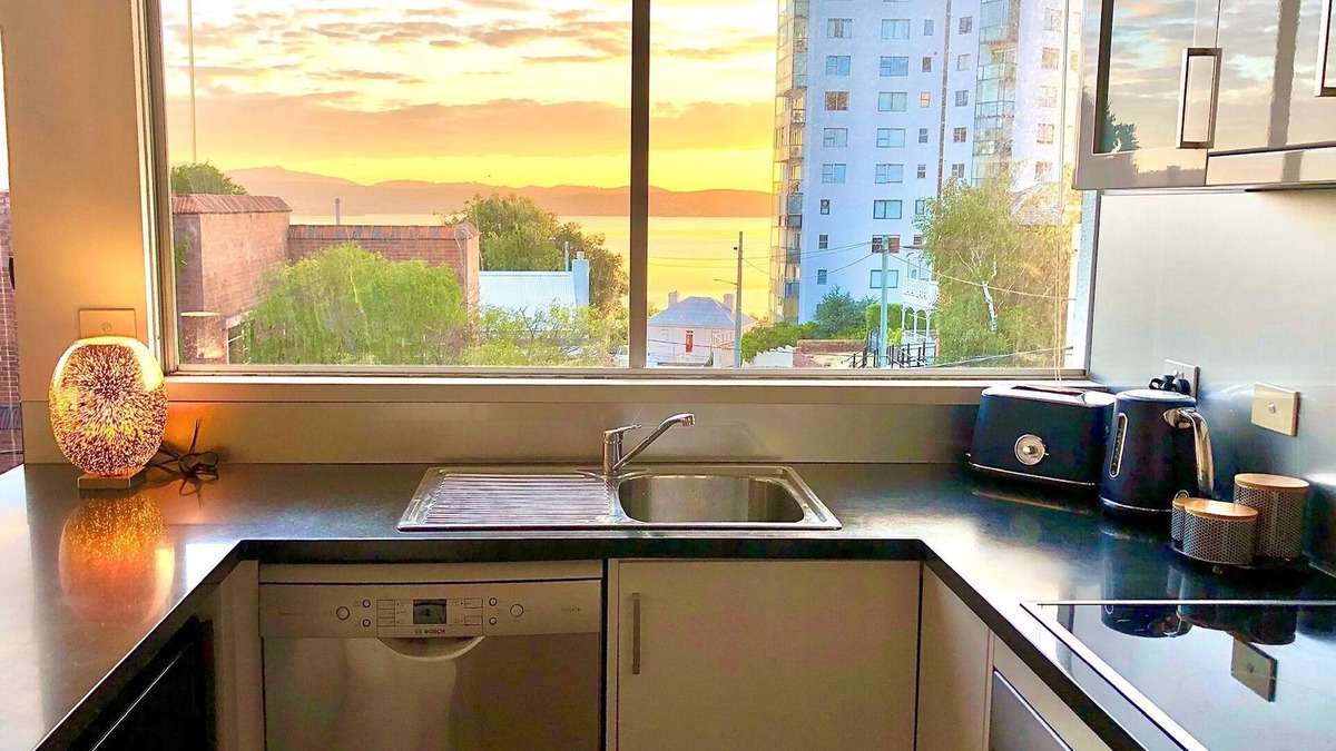 Battery Point Apartment | Scarlett's by Salamanca